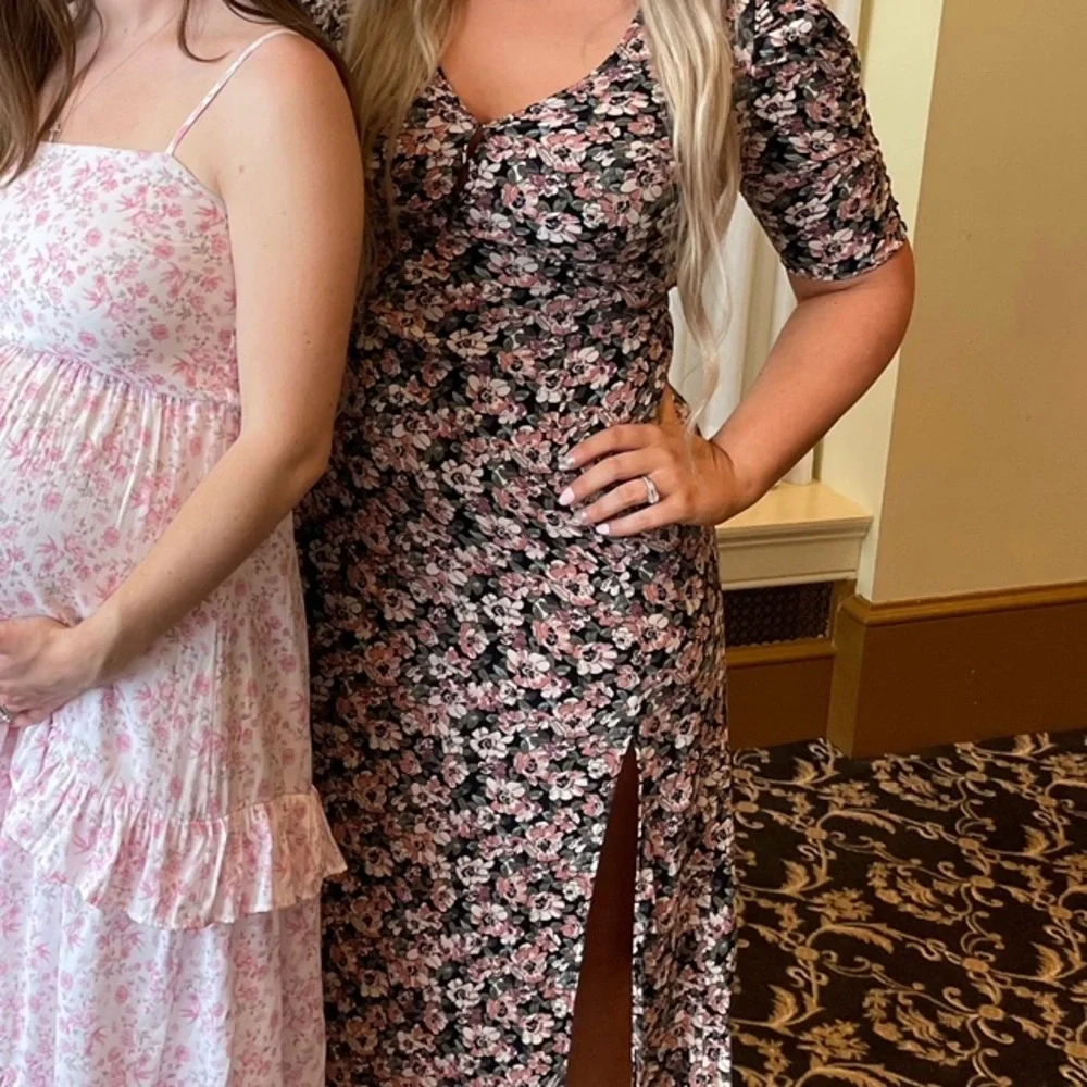 Floral Puff-Sleeve Midi Dress in Pink and Black